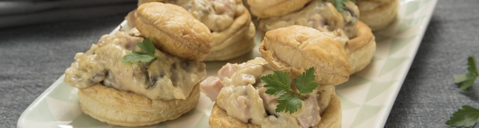 Volovanes rellenos de champiñones y jamón