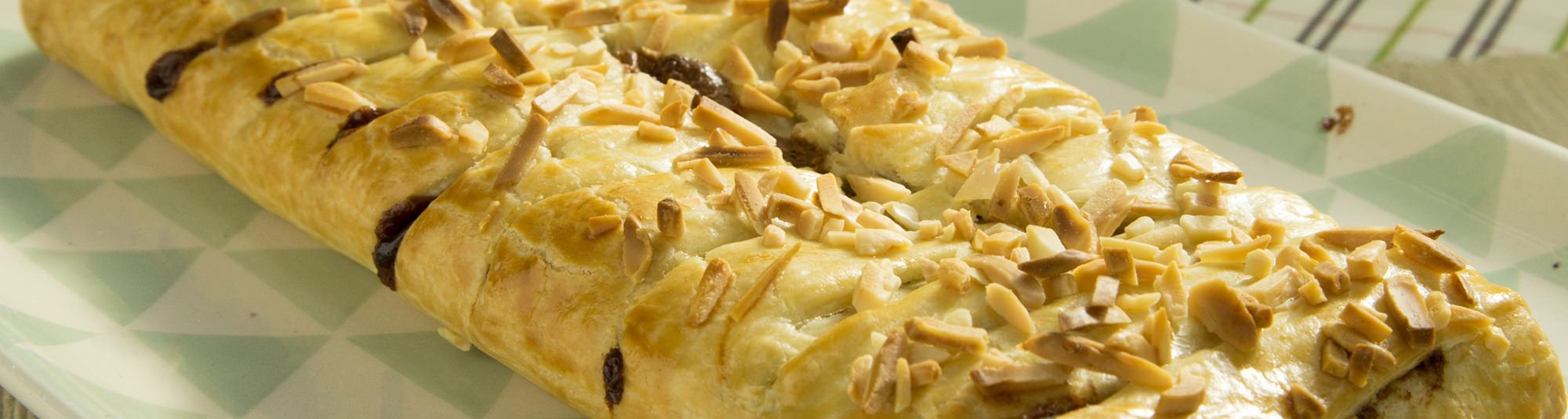 Trenza de chocolate con leche y almendras