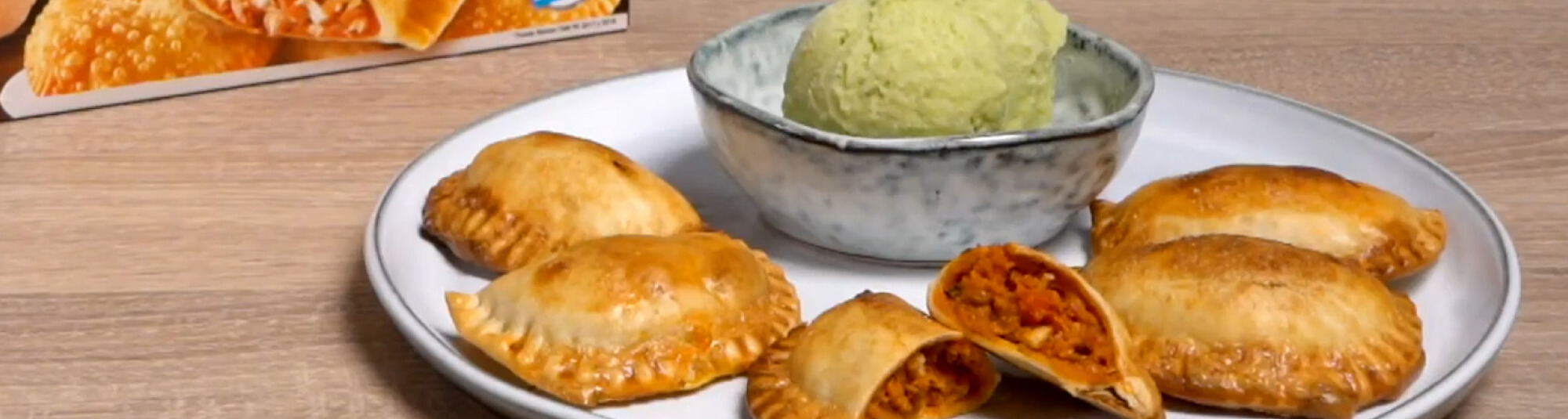 Empanadillas de Atún con Helado de Aguacate